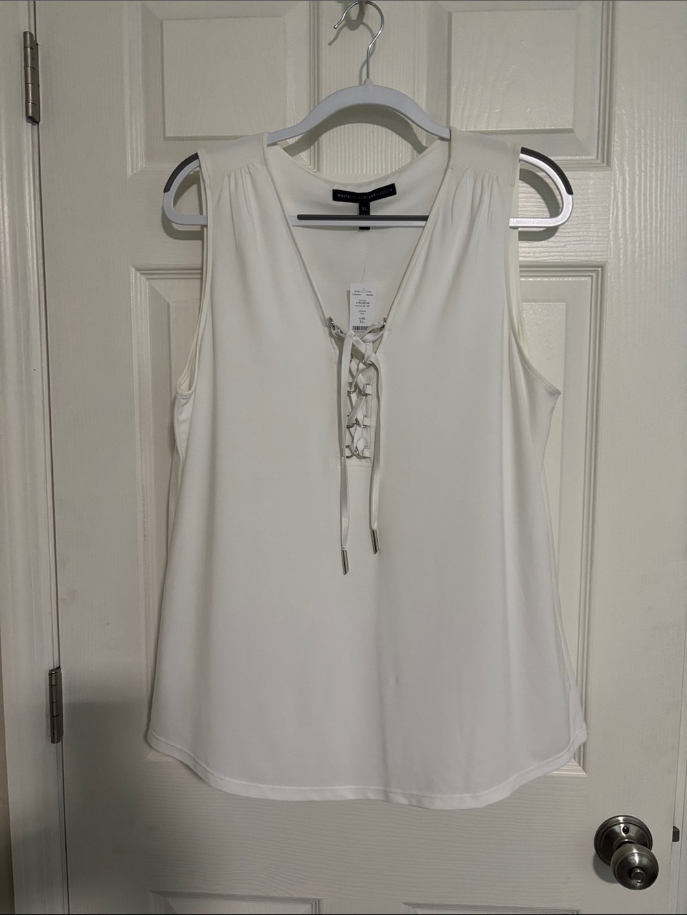 White House Black Market Cream Lace-Up V-Neck Sleeveless Camisole